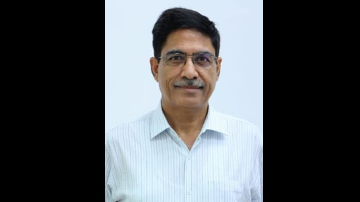 Western Railway AGM Shri Pradeep Kumar takes over Administrative and Financial powers of General Manager