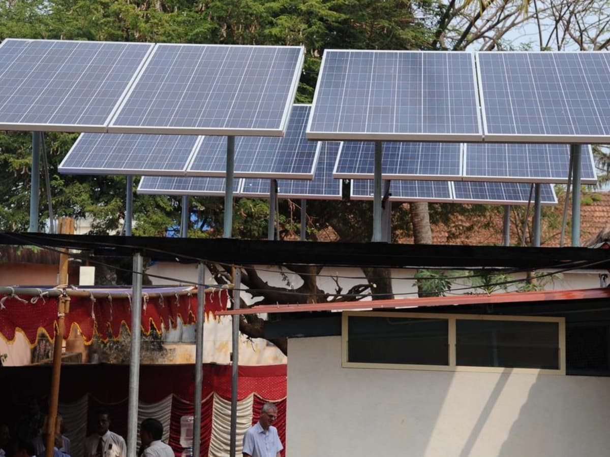 Saura Swasthya: Karnataka Solarizes 3,600 Health Centres, Leads India in Green Healthcare