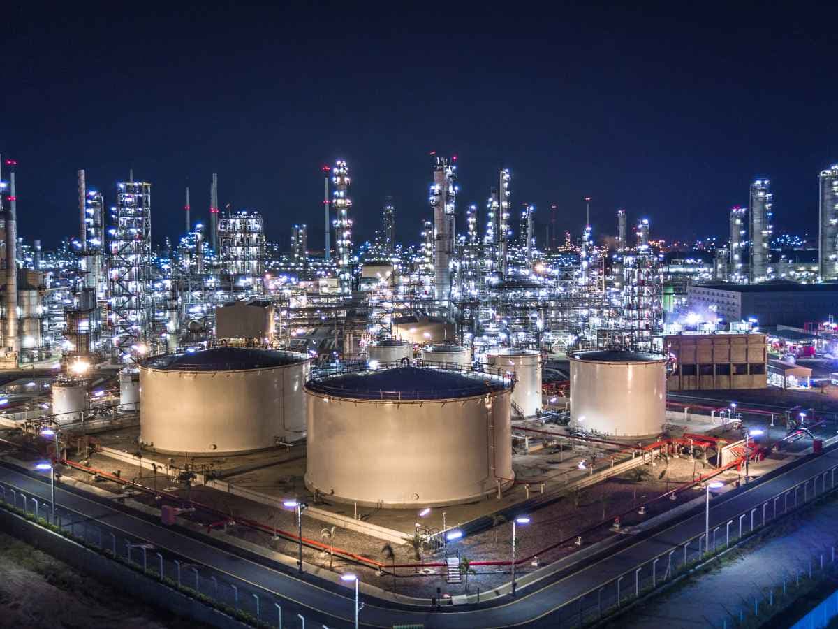 Government may half its proposed Rs 30,000 crore equity to Oil major PSUs