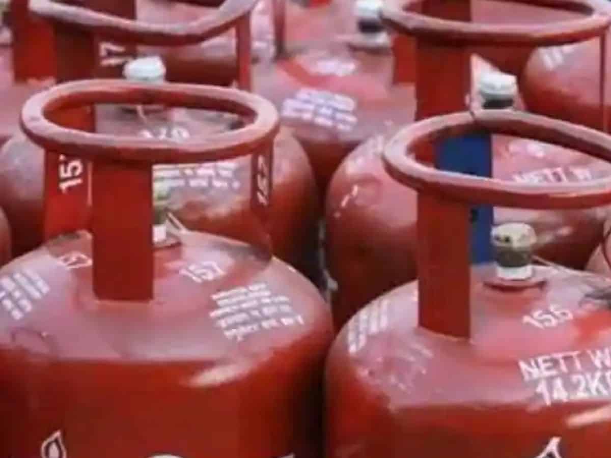Oil Companies Reduce Price Of 19 Kg Commercial And 5 Kg FTL Cylinders