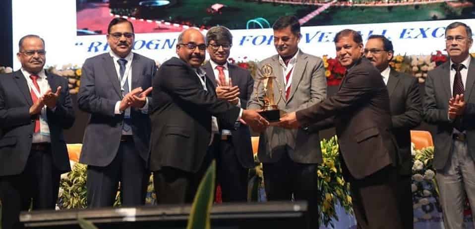 Shri R K Singh presented business excellence awards