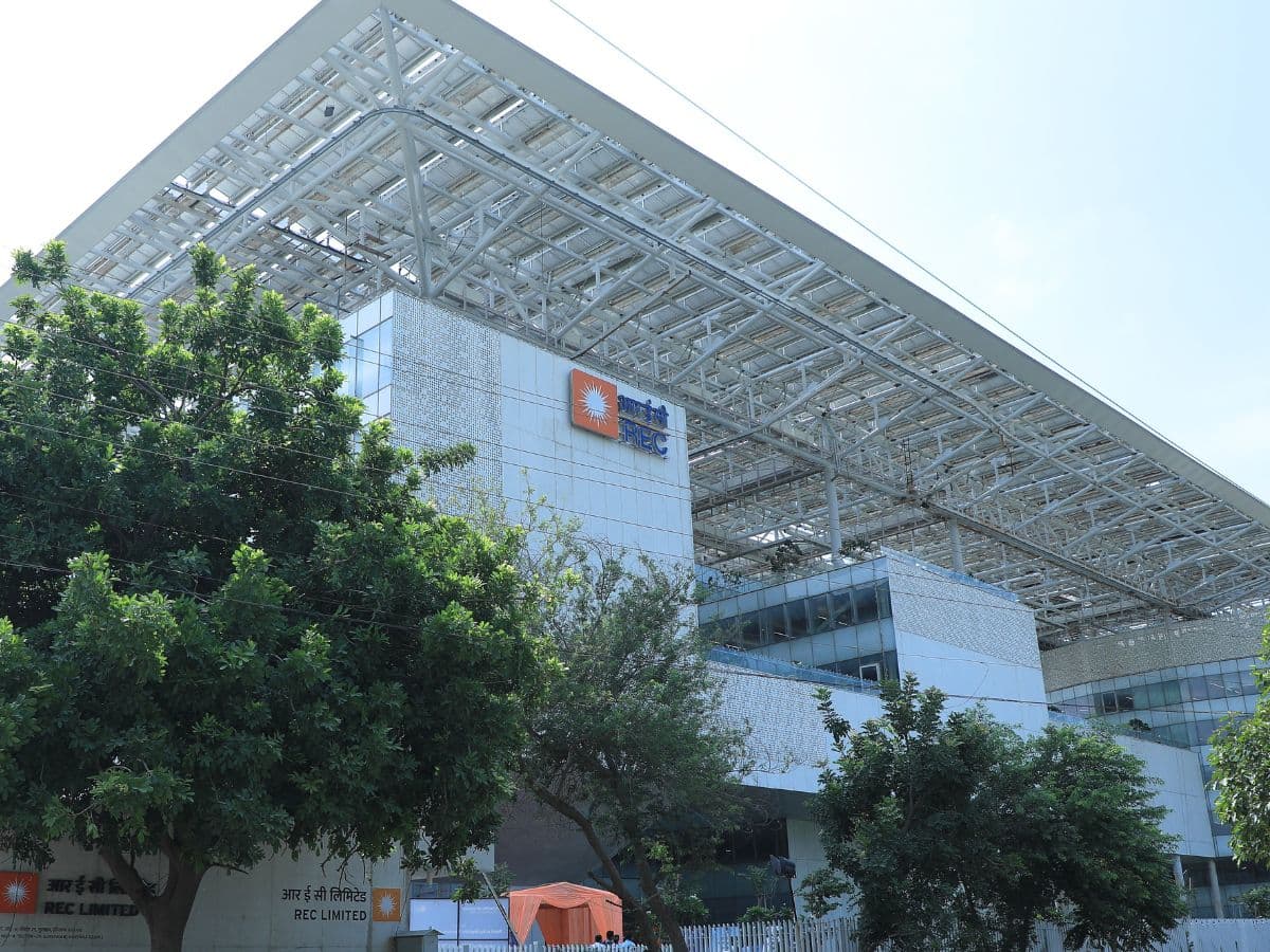 REC Limited Raises Rs 5,635 Crore Through Private Placement of Bonds