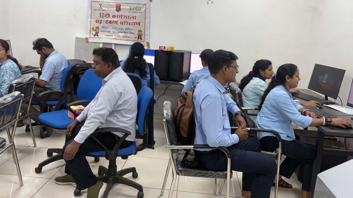 ECL Organises Hindi Typing Workshop for Employees at Headquarters
