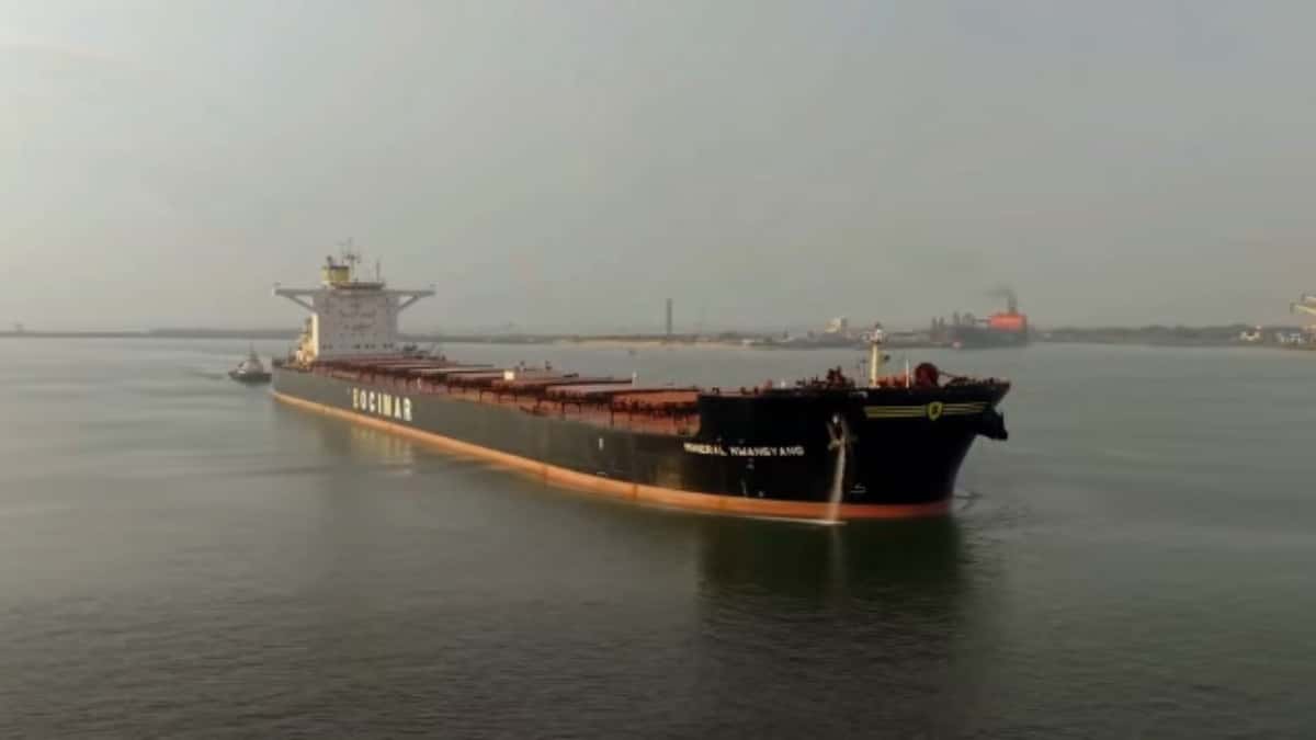 First Capesize Vessel Successfully Berths at Jindal Ports Western Dock-1