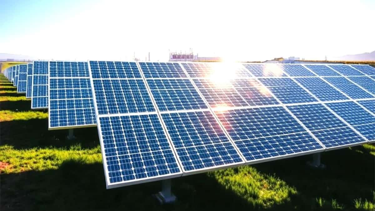 GAIL to Invest ₹3,800 Crore in 700 MW Solar Power Projects in UP and Maharashtra