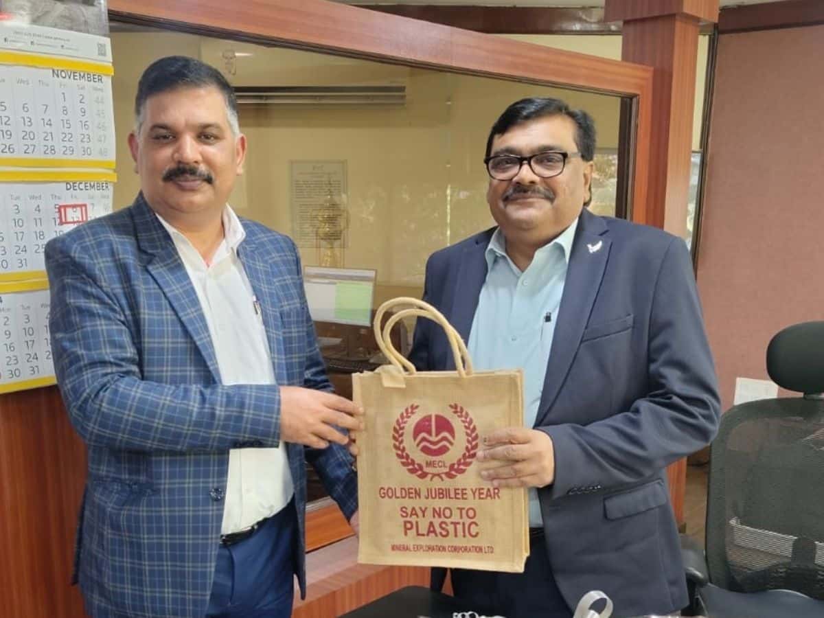 MECL and CMPDIL discussed possible collaboration