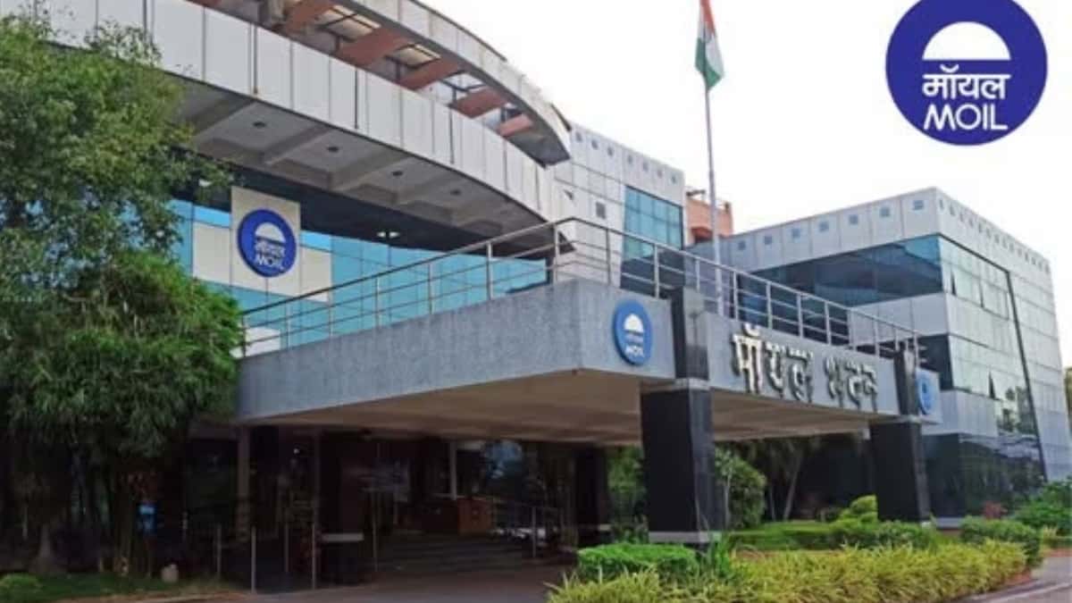 MOIL Ltd faces fine of Rs 9.00 lakh from both stock exchanges regarding non-compliance