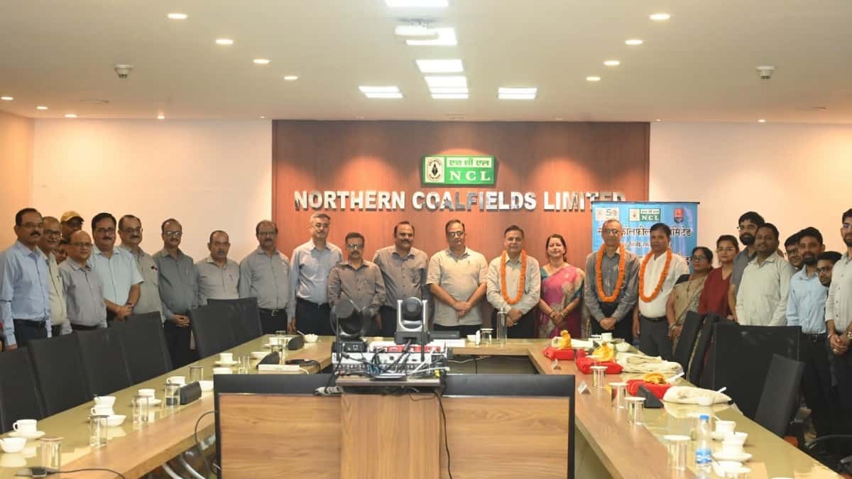 NCL Bids Farewell to 31 Employees in August Retirement Ceremony