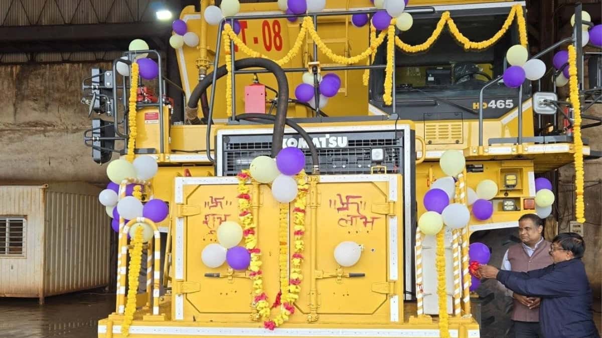 NMDC Bacheli Inaugurates Two Advanced Komatsu Water Sprinklers