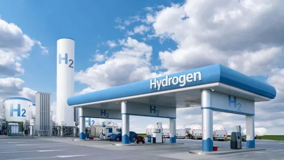 NTPC Green Energy Invites Bids for Hydrogen Refueling Station at Kandla