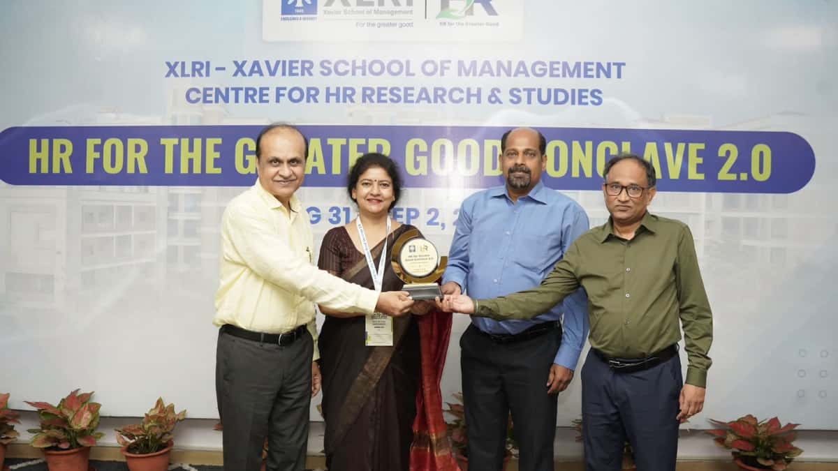NTPC Wins ‘Most Consistent Performer’ Award at XLRI HR Conclave