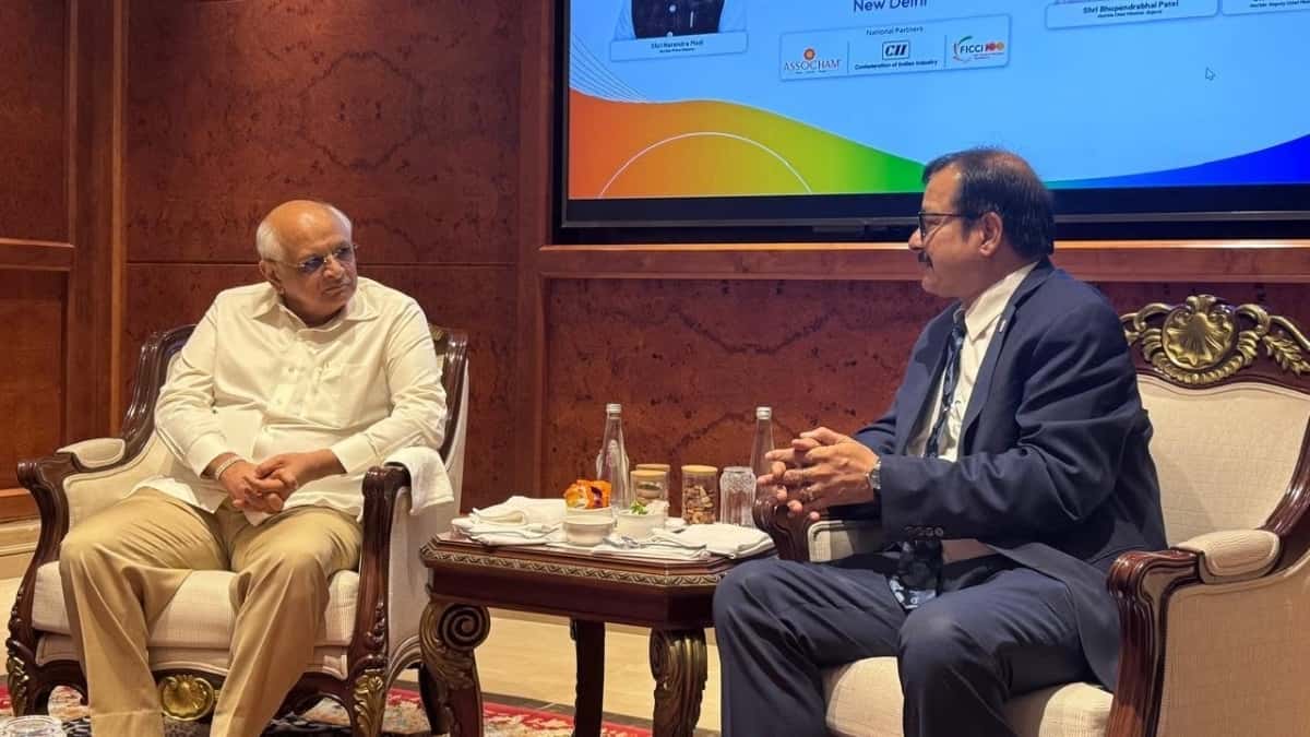 Petronet LNG MD Meets Gujarat CM at Vibrant Gujarat Curtain Raiser
