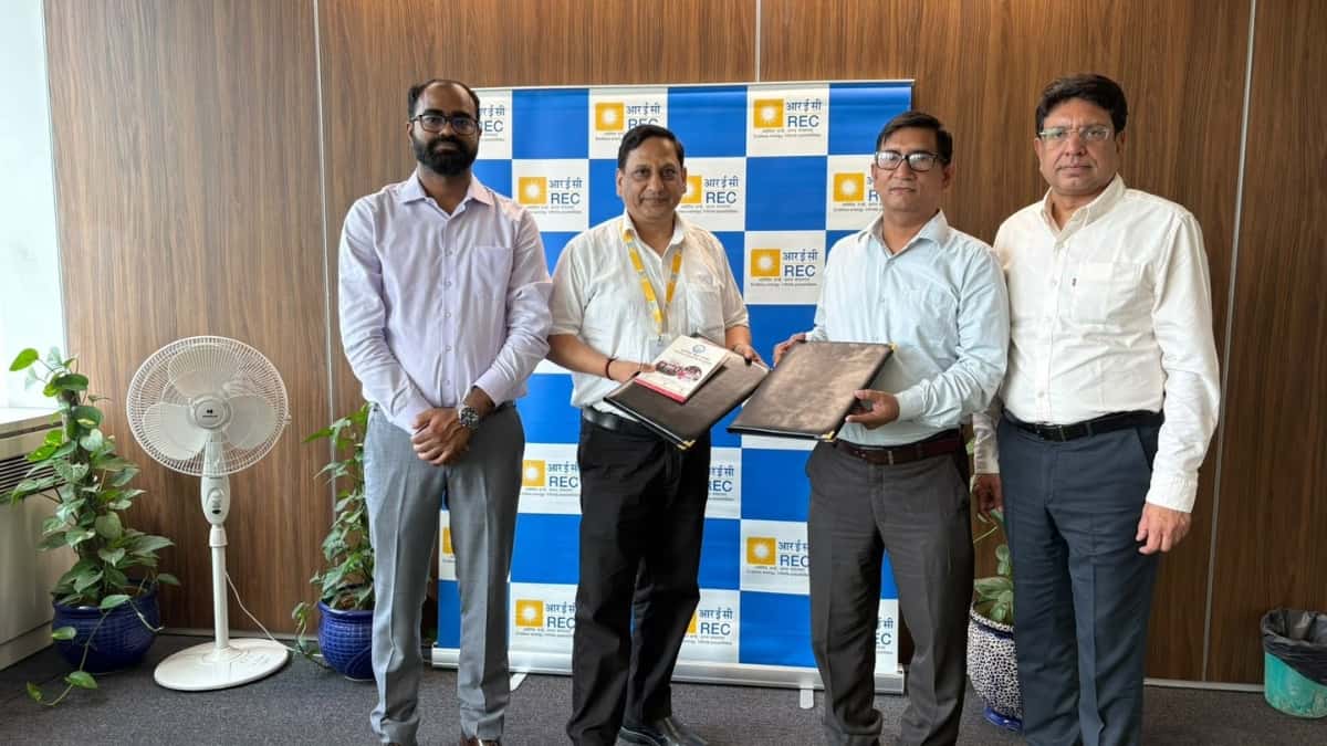 REC Limited to Equip 600 Women in West Bengal with Sewing Machines Under CSR Initiative