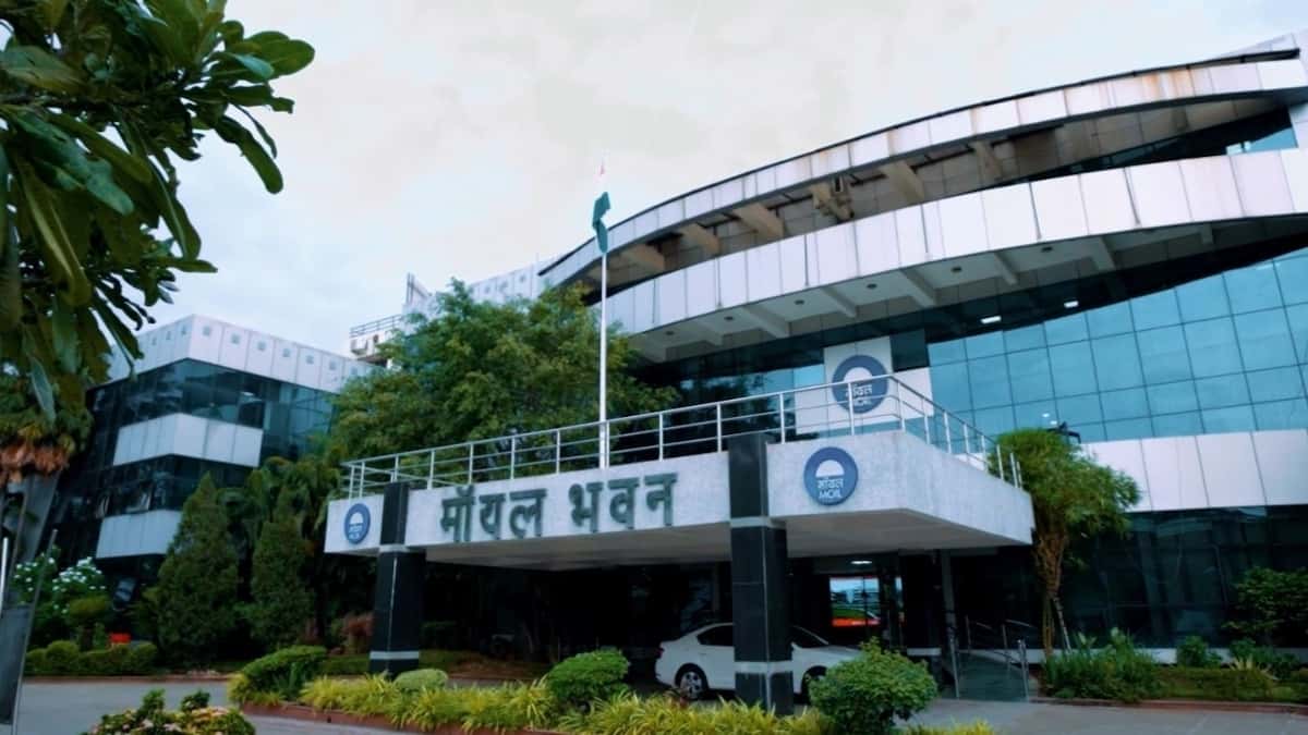 Mirza Mohammed Abdulla retires as Director (Production & Planning) at MOIL Ltd, Rashmi Singh to take additional charge