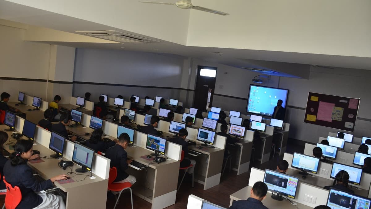 Government Computer Lab RailTel Corporation Secures ₹13.84 Crore Order from Delhi Government ...