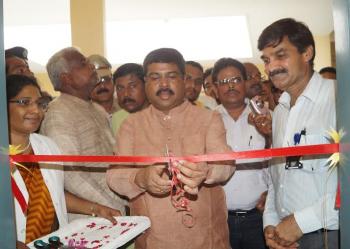 Dharmendra inaugurates ‘Rs 11 medical fee’ service at NTPC Kaniha