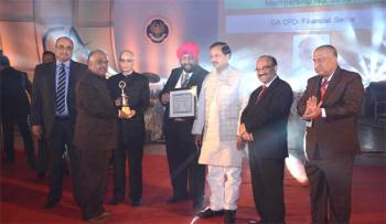 Director Finance PFC Receives the Prestigious ICAI 2015 Award