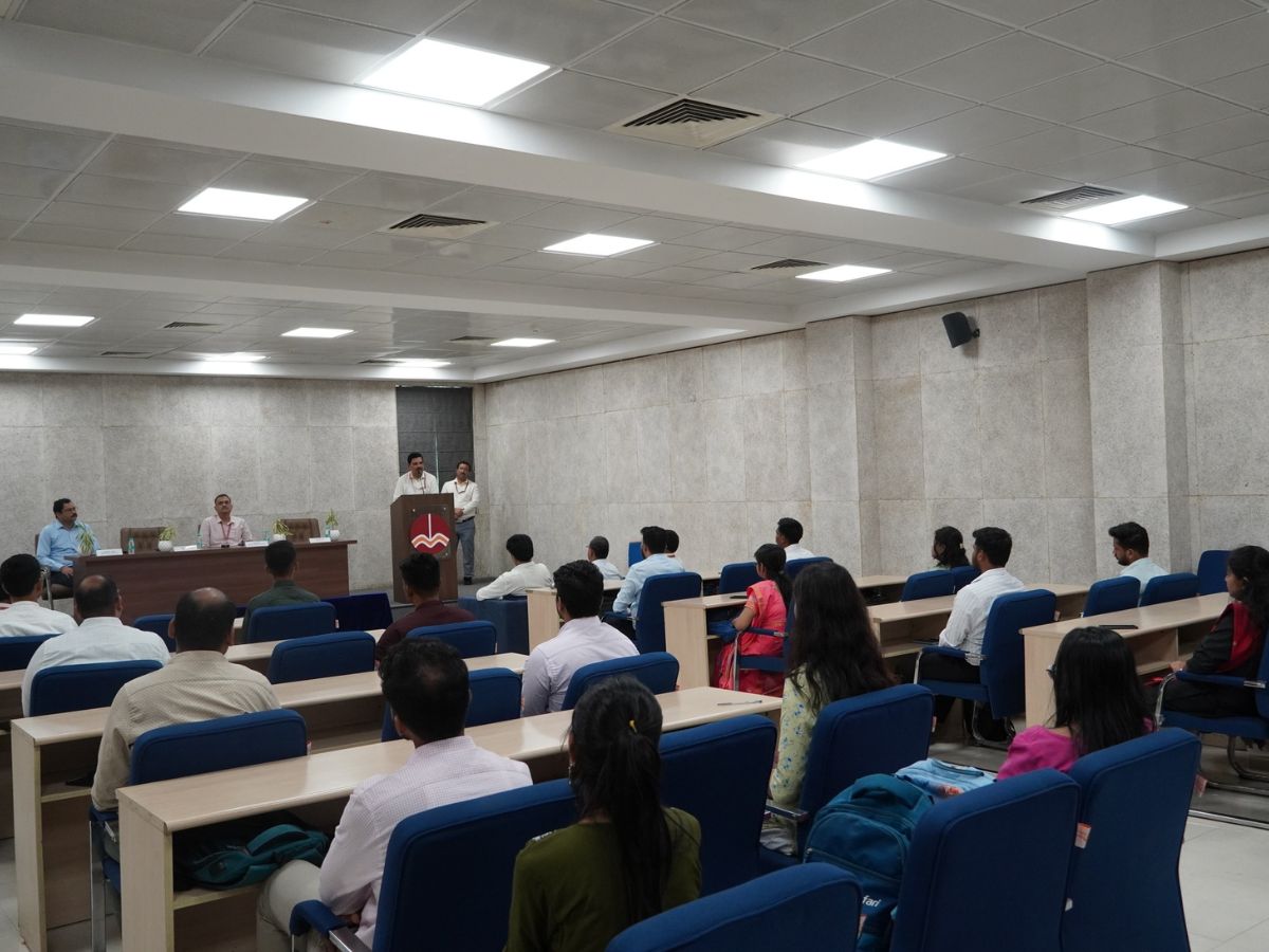 18 Executive Trainees (Geologist) joins MECL