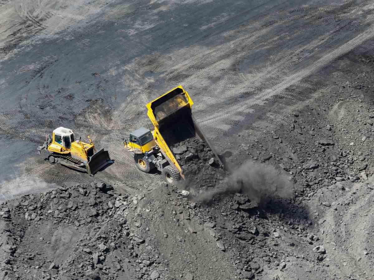 4 Coal Mines See 7 Bids in India's 8th Coal Auction