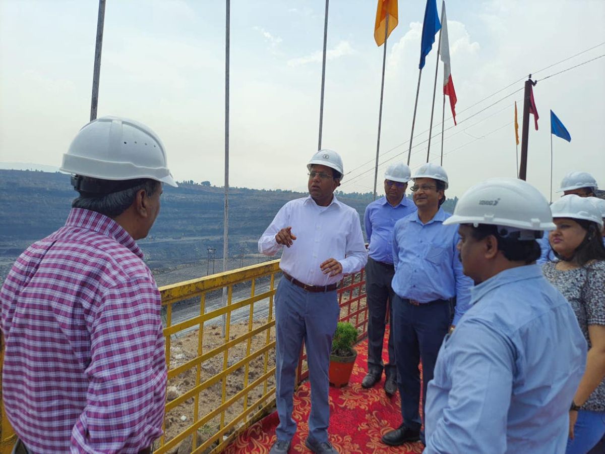 Additional Secretary, Ministry of Coal visits CCL