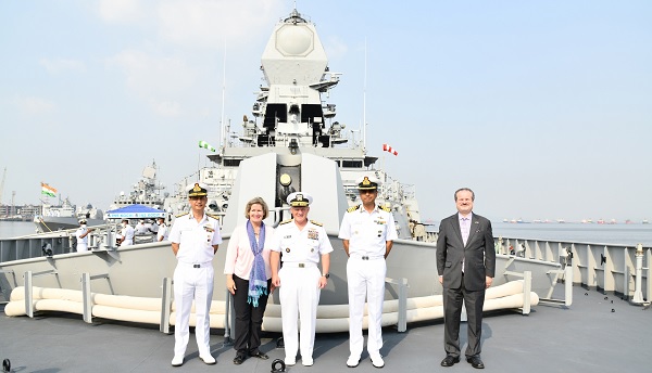 Admiral Michael Gilday, US Naval Chief visited Headquarters, Western Naval Command at Mumbai