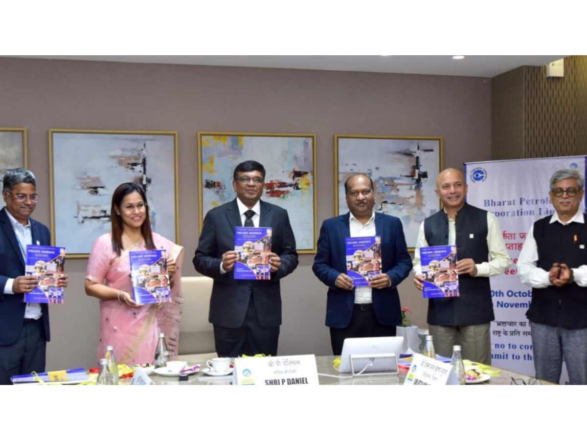 BPCL honors Secretary CVC, during Vigilance Awareness Week 2023