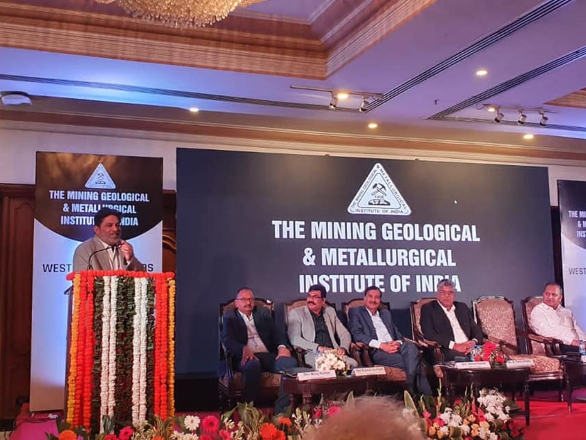 CMD of MOIL addressed seminar on 'Best practices in Mineral industries'