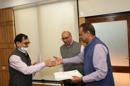 DMRC, CPWD signs MoU; will provide technical assistance for construction of Metro loop corridor