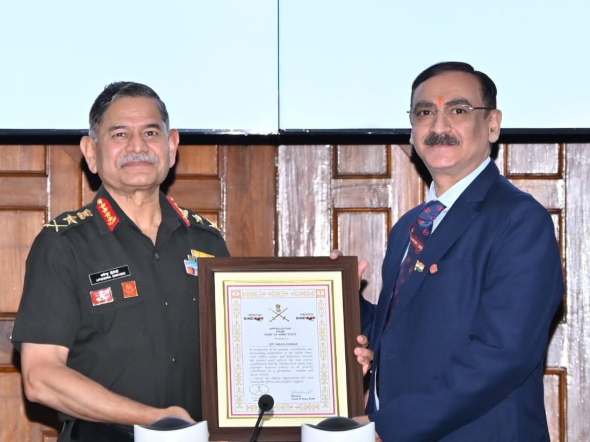 DMRC Managing Director received a special Appreciation from Chief of Army Staff, General Upendra Dwivedi
