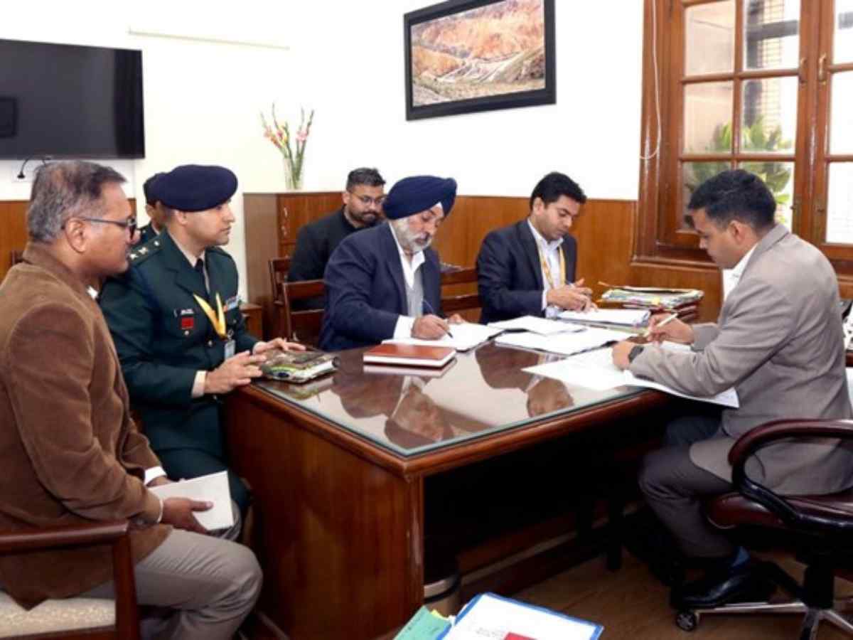 Defence Ministry inks Rs 329.87 cr contract with BEML