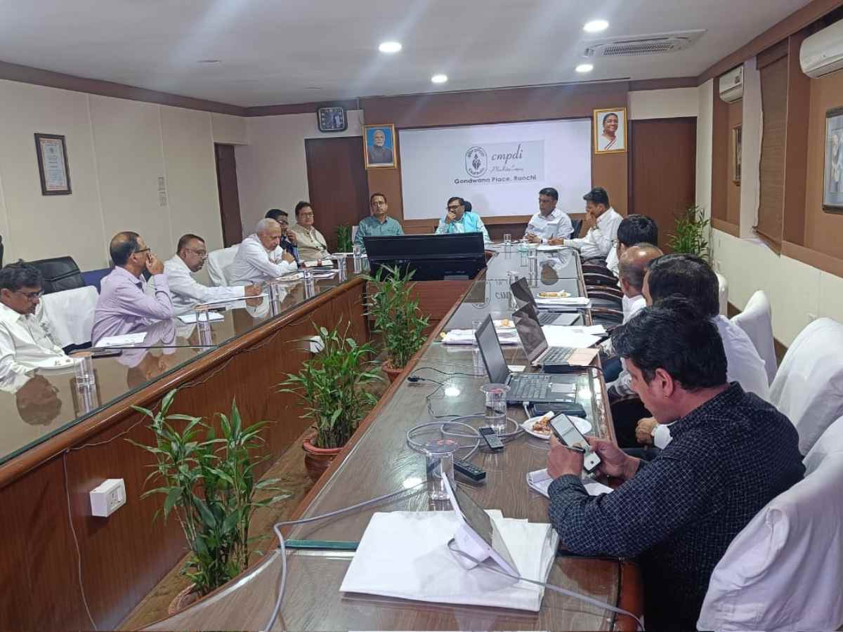 Director (Marketing), Coal India chairs review meeting at CMPDI