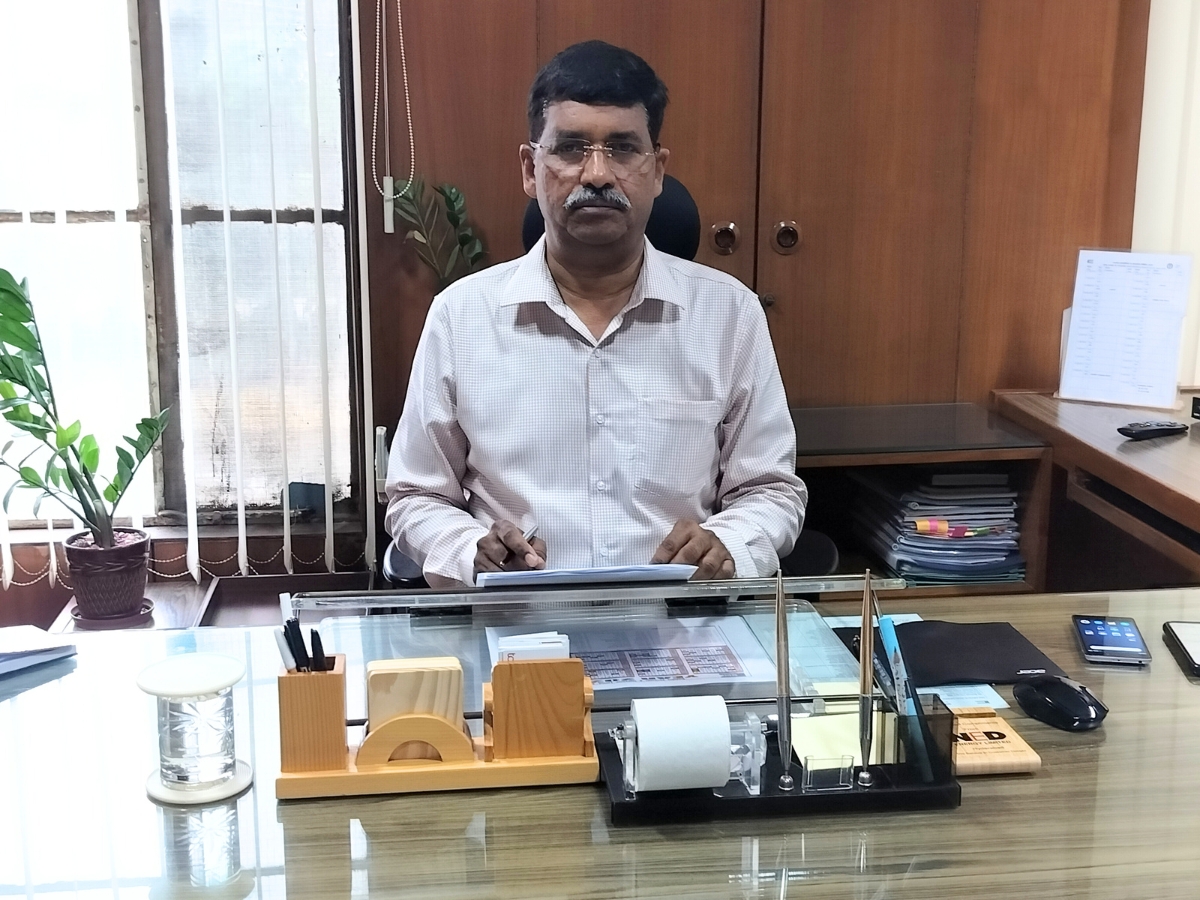Dr. P.N. Sharma assumed additional charge as Managing Director, REIL