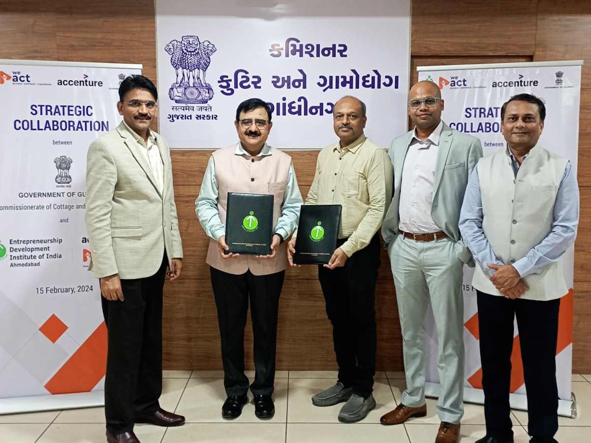 EDII’s flagship WeAct programme signed MoU with Commissionerate of Cottage and Rural Industries, Gujarat Govt