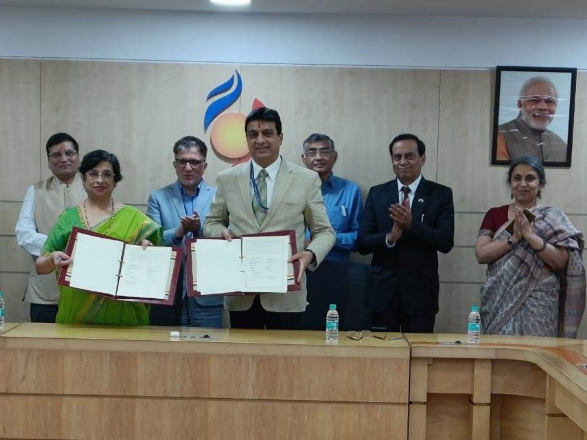 EIL, PNGRB sign MoU for Capacity Assessment of Natural Gas Pipelines