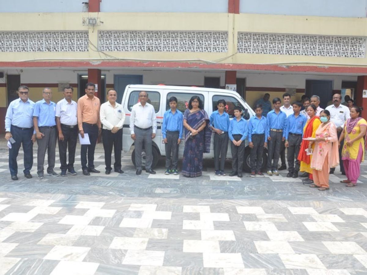 Eeco Van provided under CSR initiatives of SPMCIL