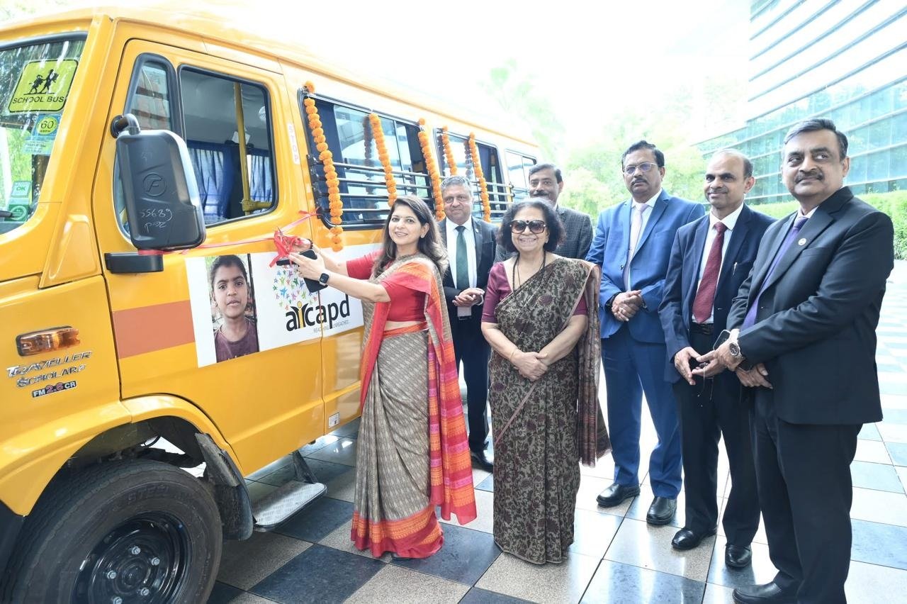 EIL CSR: Unveiled Mobile Health Clinic Van for nderprivileged migrant families