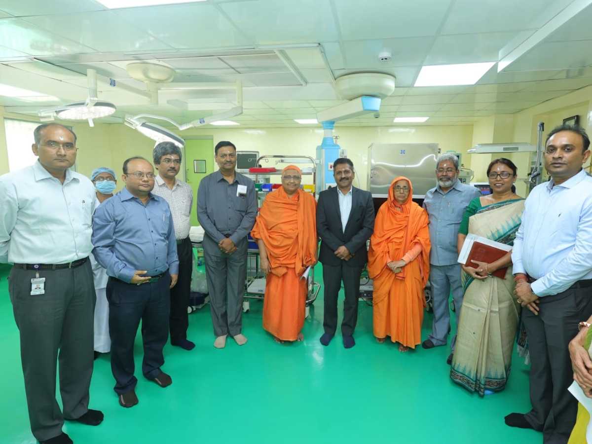 GRSE CSR: Contributes medical equipment to Ramakrishna Sarada Mission, Matri Bhavan Hospital