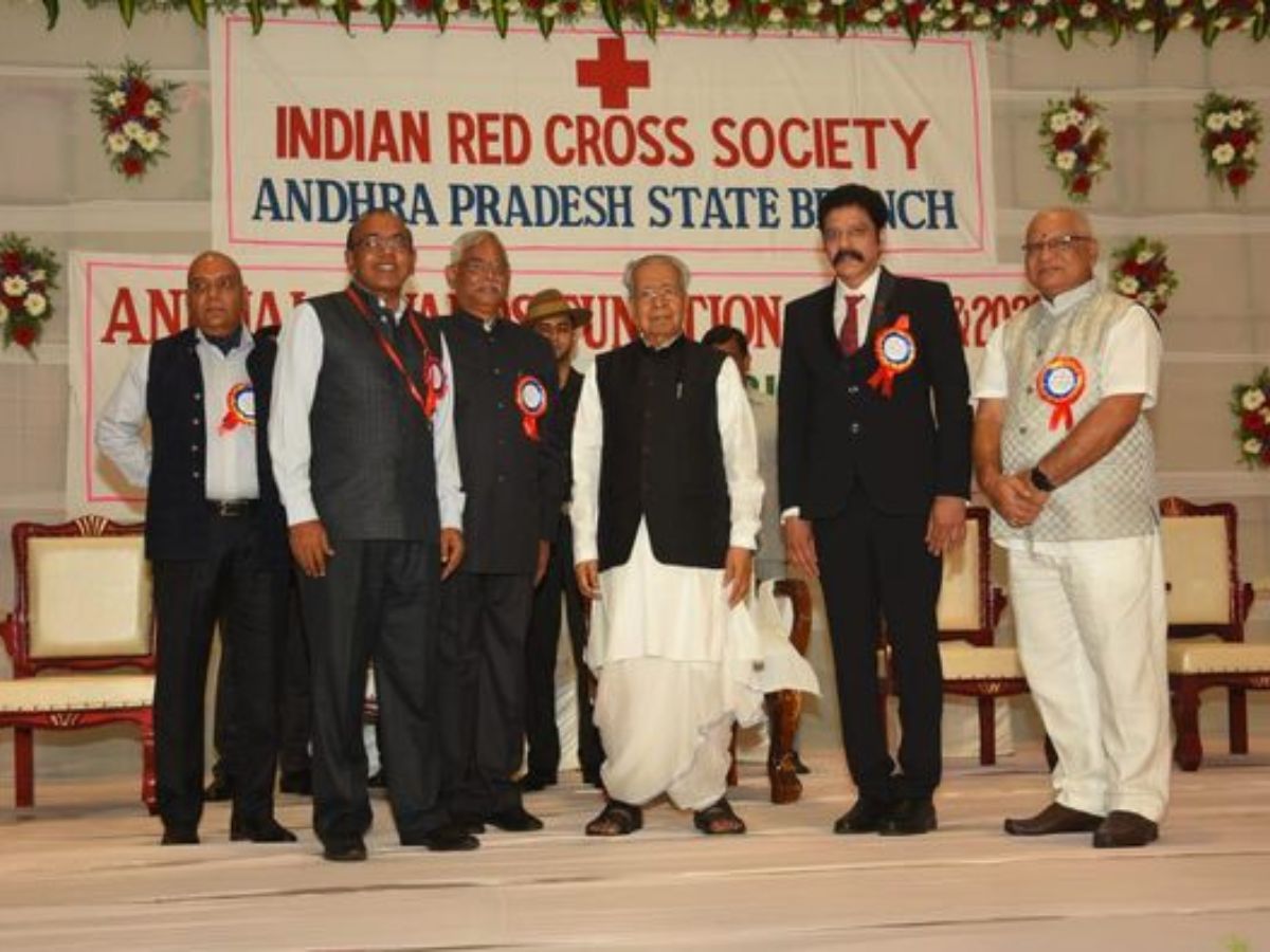 Governor of Andhra Pradesh presented Red Cross Gold Medal to POWERGRID