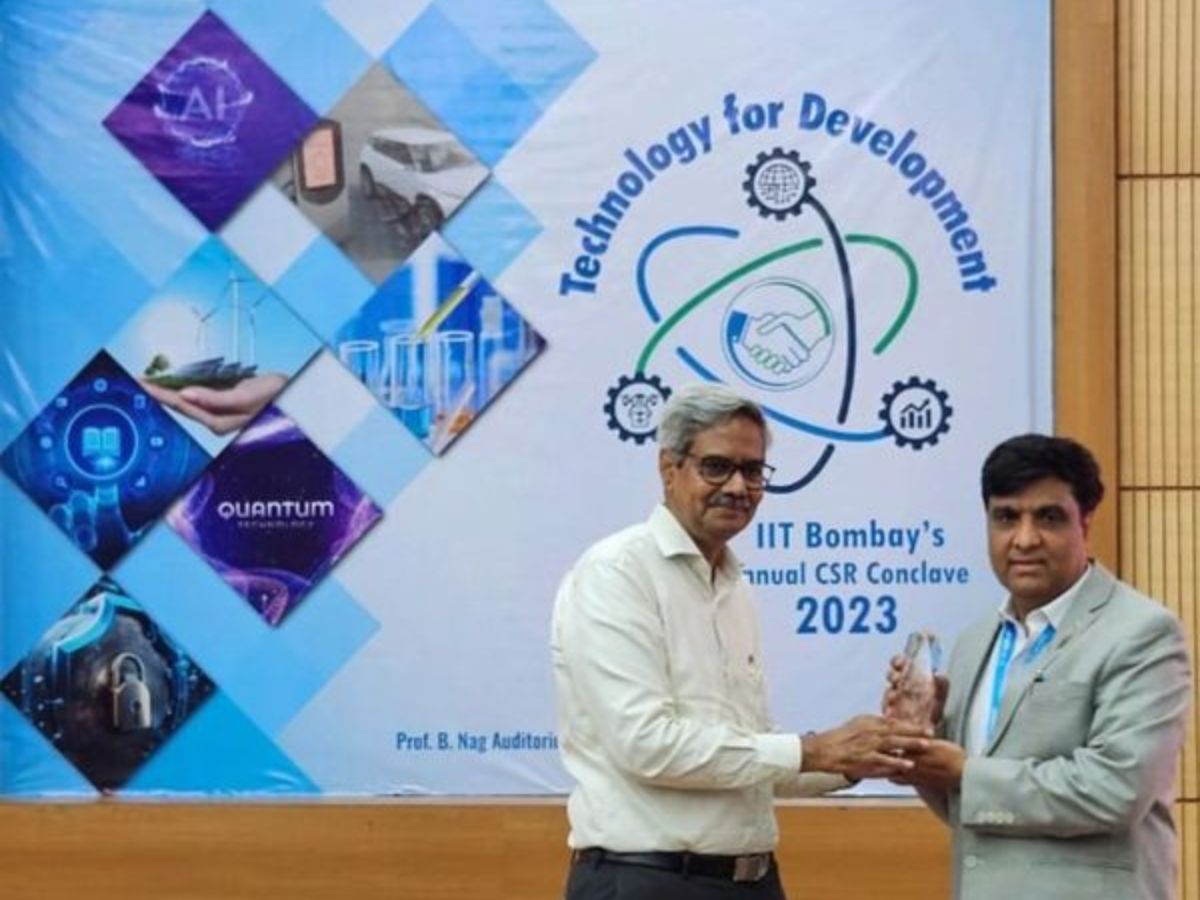 HPCL conferred with 'CSR Champion Award' at IIT Bombay