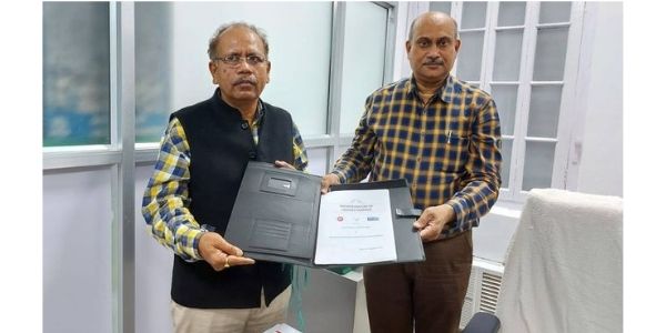 HSCL and Railways signed MoU