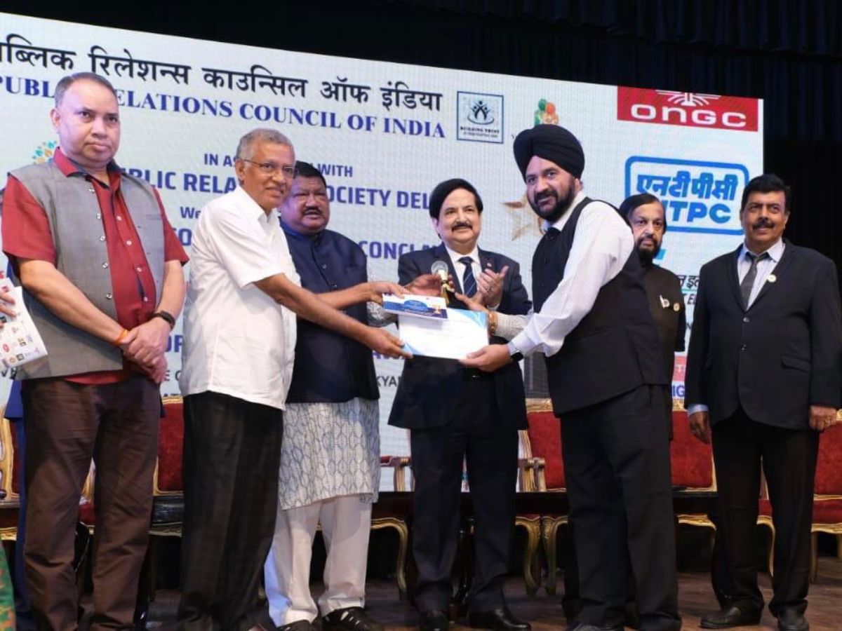 NTPC's Shri Harjeet Singh Honored with PRCI Communicator of the Year Excellence Award