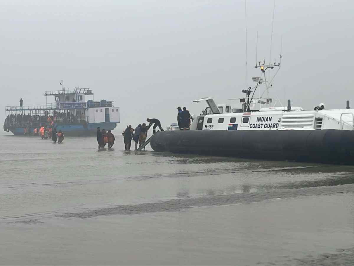 ICG rescues 182 pilgrims from grounded ferry near Kakdwip
