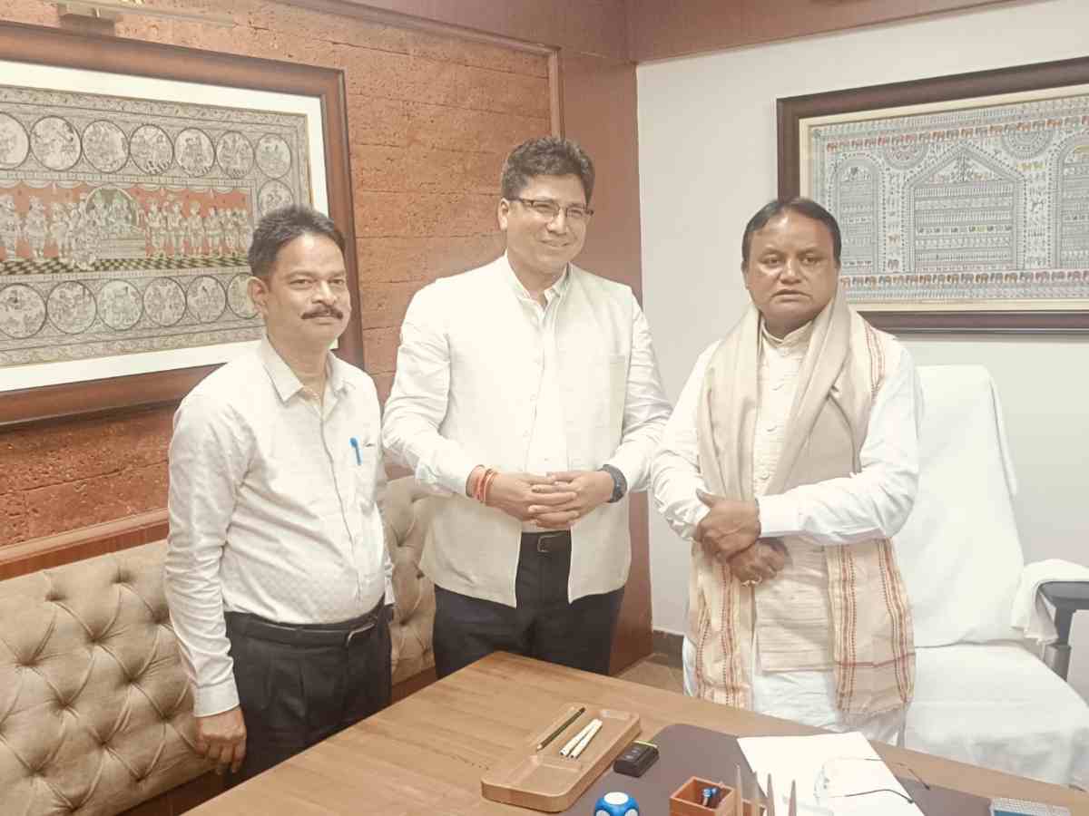 IREDA CMD Meets CM and Dy CM of Odisha to Boost Green Energy Financing