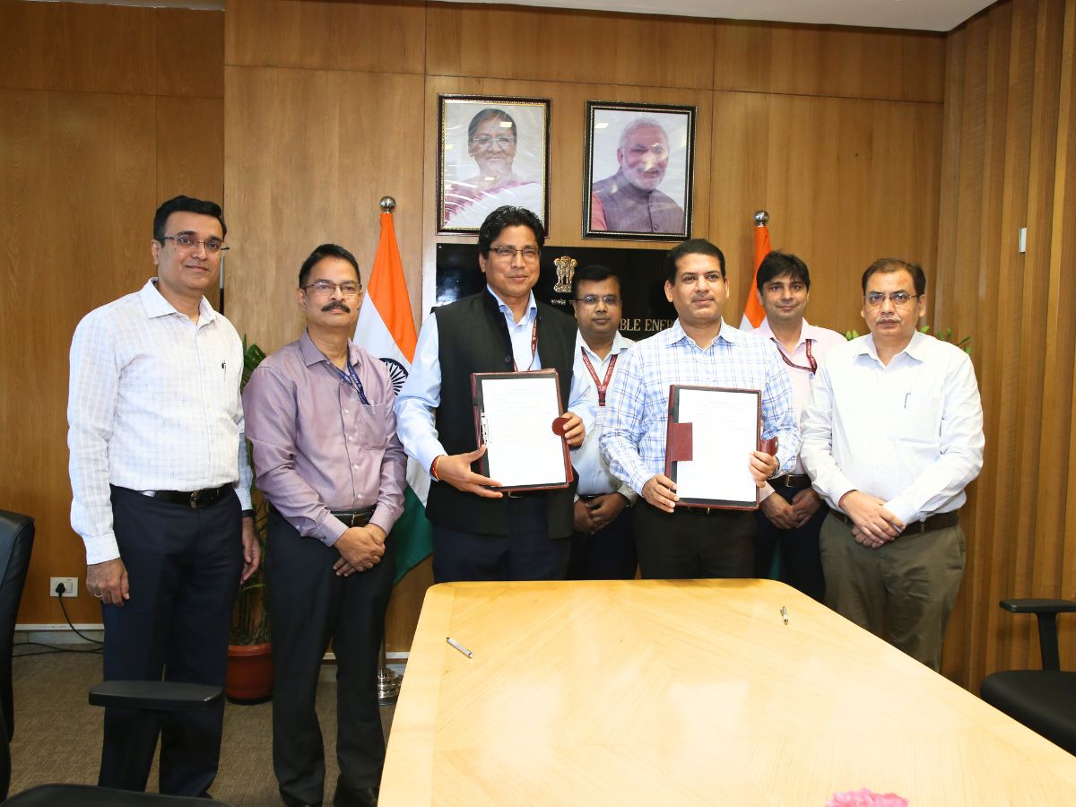 IREDA signs Performance MoU with MNRE, sets Rs 8,200 Crore Revenue Target