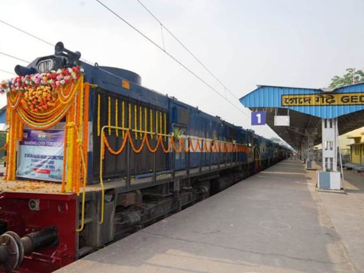 Indian Railways hands over 20 Broad Gauge Locomotives to Bangladesh