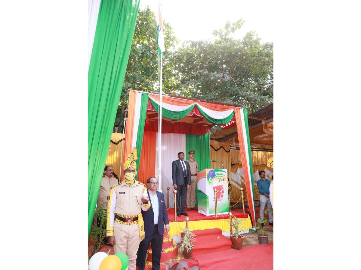 KIOCL CMD, Shri T Saminathan hoisted National Flag at Nehru ground, Township, Kavoor at Mangaluru.