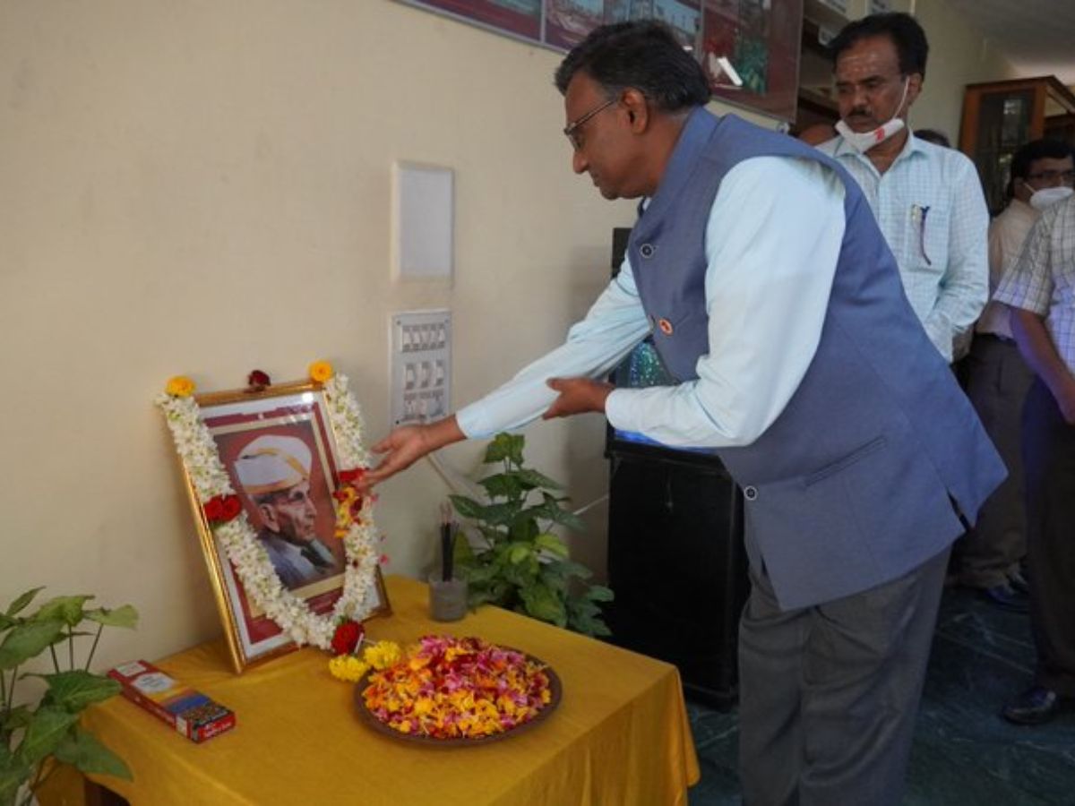 KIOCL celebrates Engineers' Day; marks Birth Anniversary of Sir M Visvesvaraya
