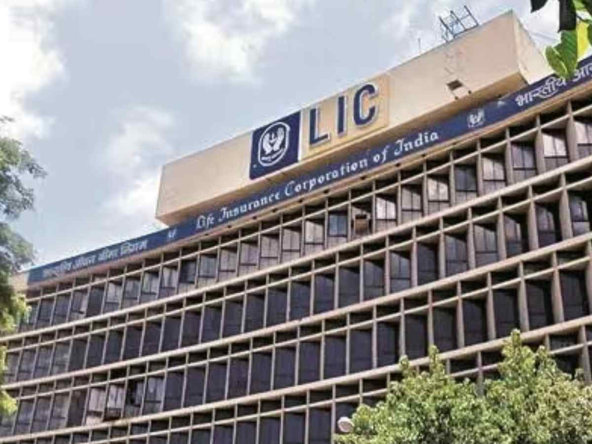LIC surpasses Rs 5 lakh crore m-cap;  dethrones SBI as India's most valued PSU
