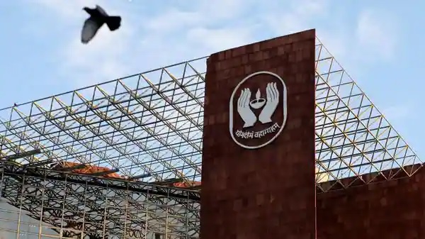 LIC is next on Disinvestment List; expected to sell a 5-10% stake