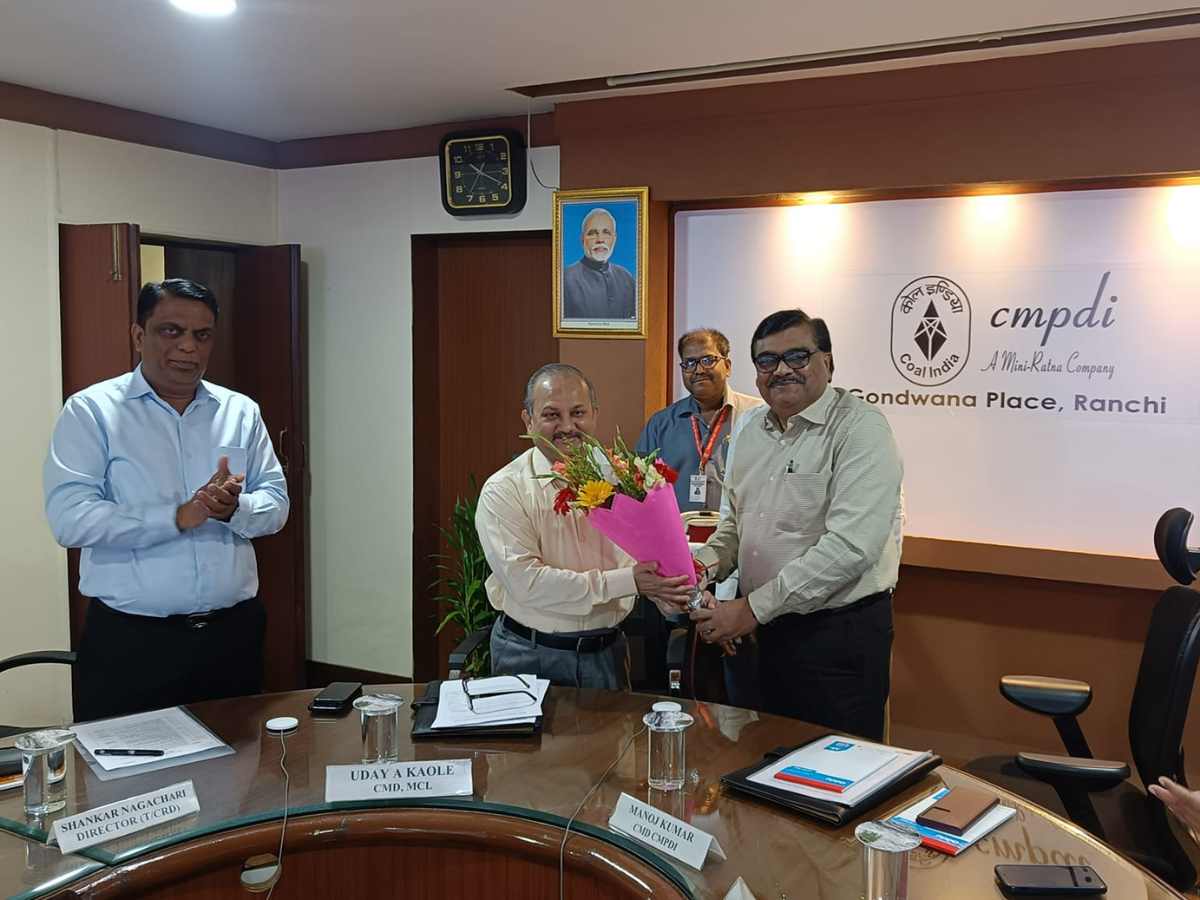 MCL Chairman visited CMPDI to discuss Coal mining related issues